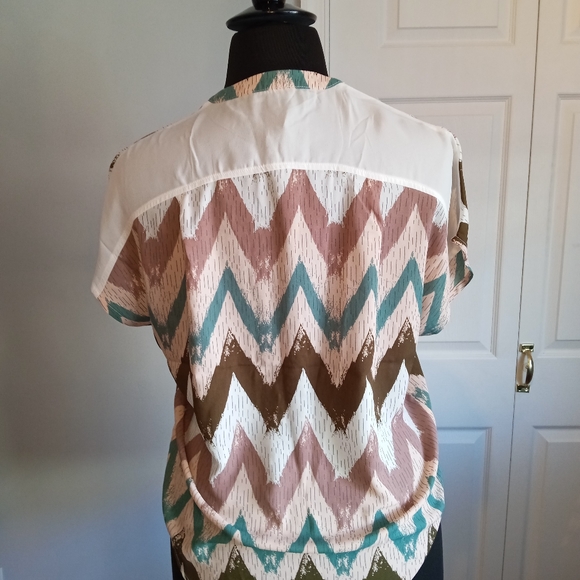 Blouse Button  Up - Picture 3 of 4